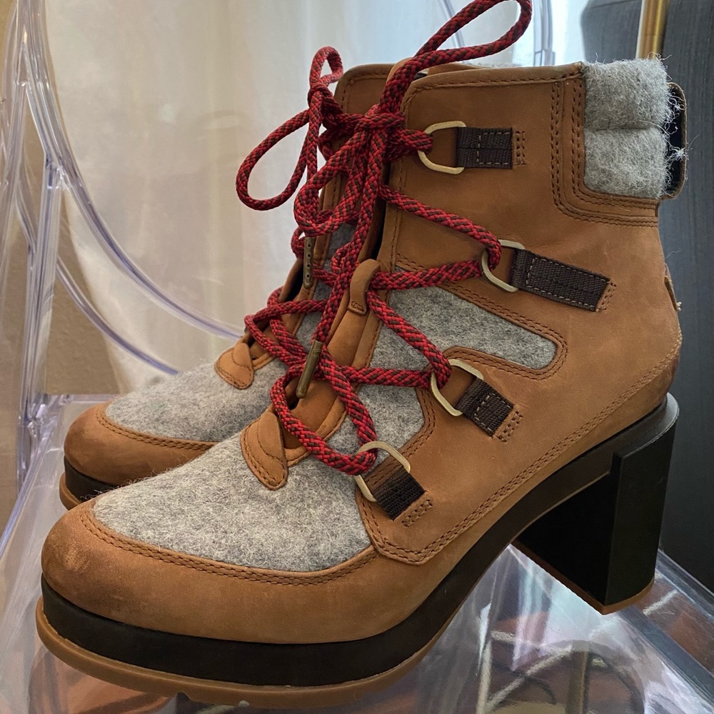 Sorel Blake Waterproof Heeled Lace Up Boots Sz 9 NWOB
